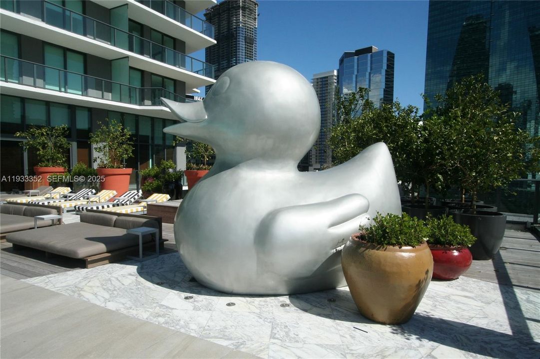 For Rent: $11,000 (4 beds, 3 baths, 2084 Square Feet)