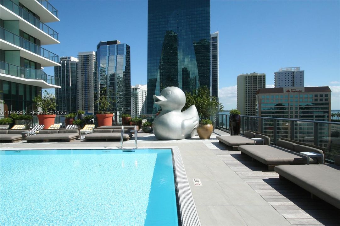 For Rent: $11,000 (4 beds, 3 baths, 2084 Square Feet)