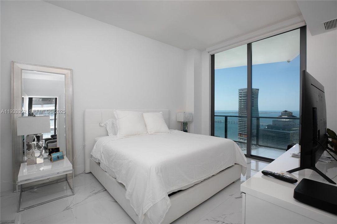 For Rent: $11,000 (4 beds, 3 baths, 2084 Square Feet)