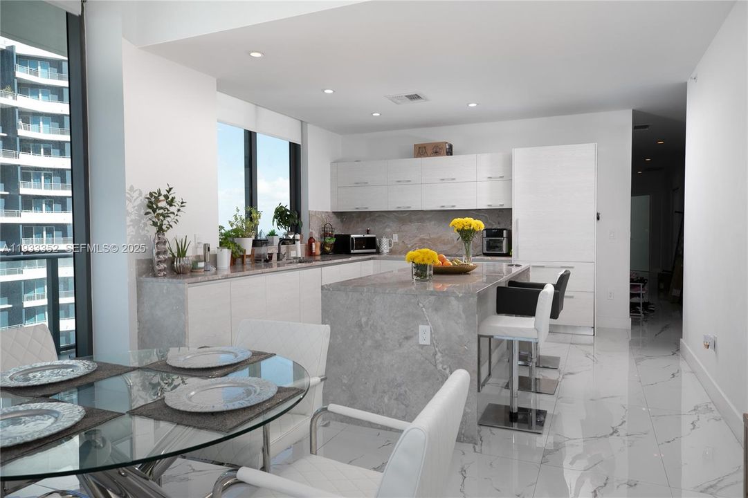 For Rent: $11,000 (4 beds, 3 baths, 2084 Square Feet)