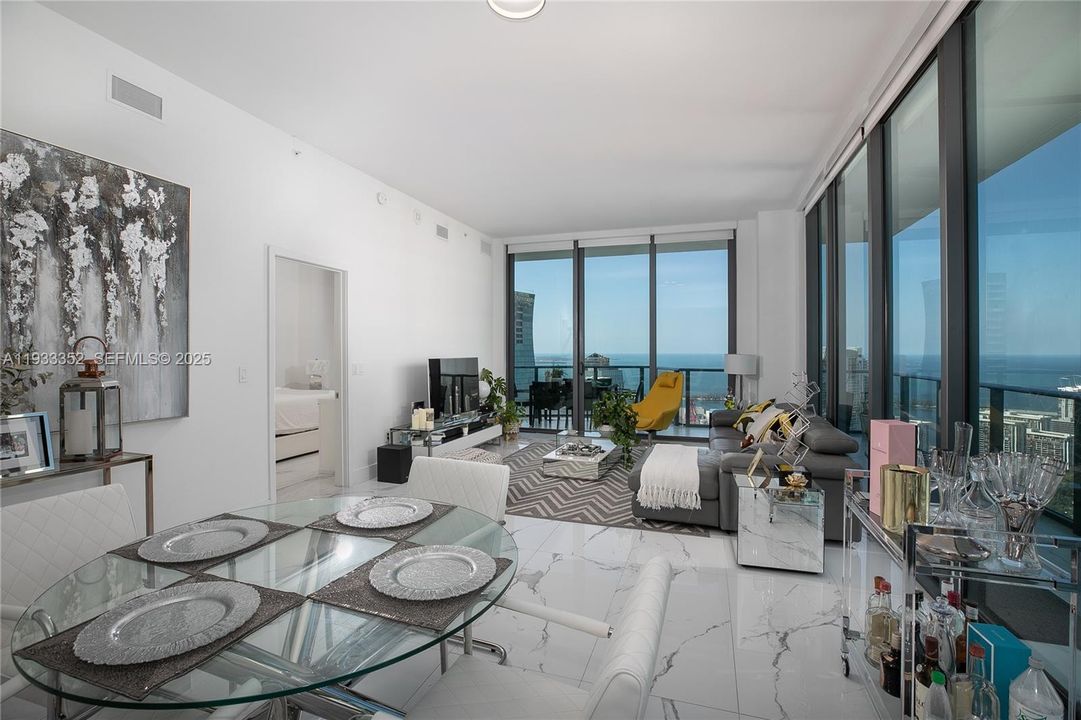 For Rent: $11,000 (4 beds, 3 baths, 2084 Square Feet)