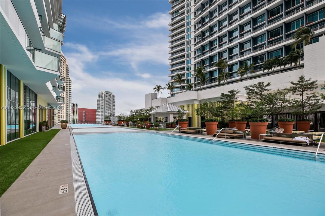 For Rent: $11,000 (4 beds, 3 baths, 2084 Square Feet)