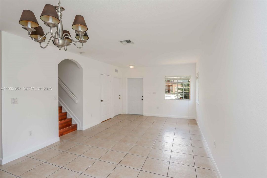 待售: $545,000 (3 贝兹, 2 浴室, 1678 平方英尺)