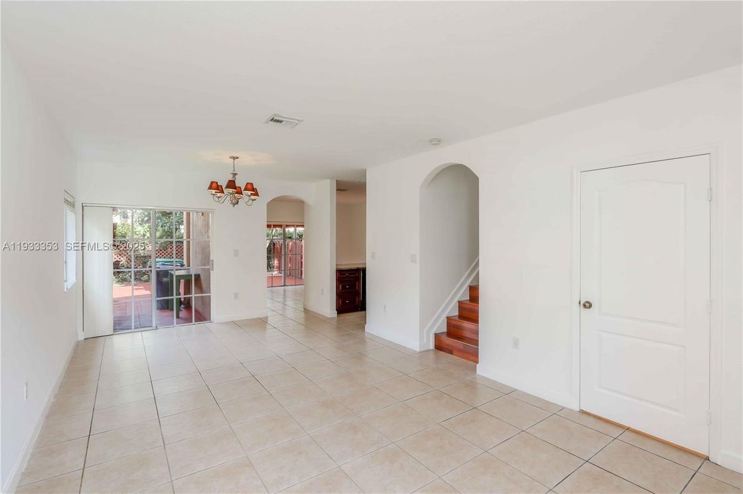 待售: $545,000 (3 贝兹, 2 浴室, 1678 平方英尺)