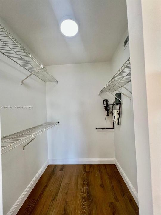 出租: $1,999 (1 贝兹, 1 浴室, 710 平方英尺)