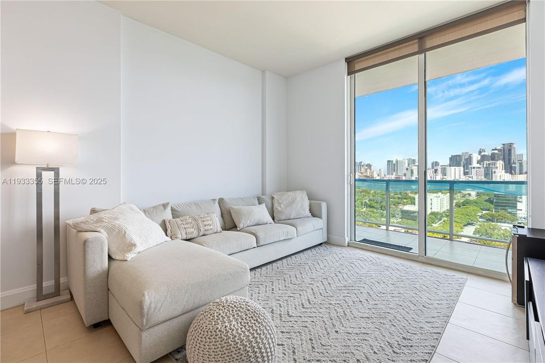 For Rent: $4,200 (2 beds, 2 baths, 1059 Square Feet)