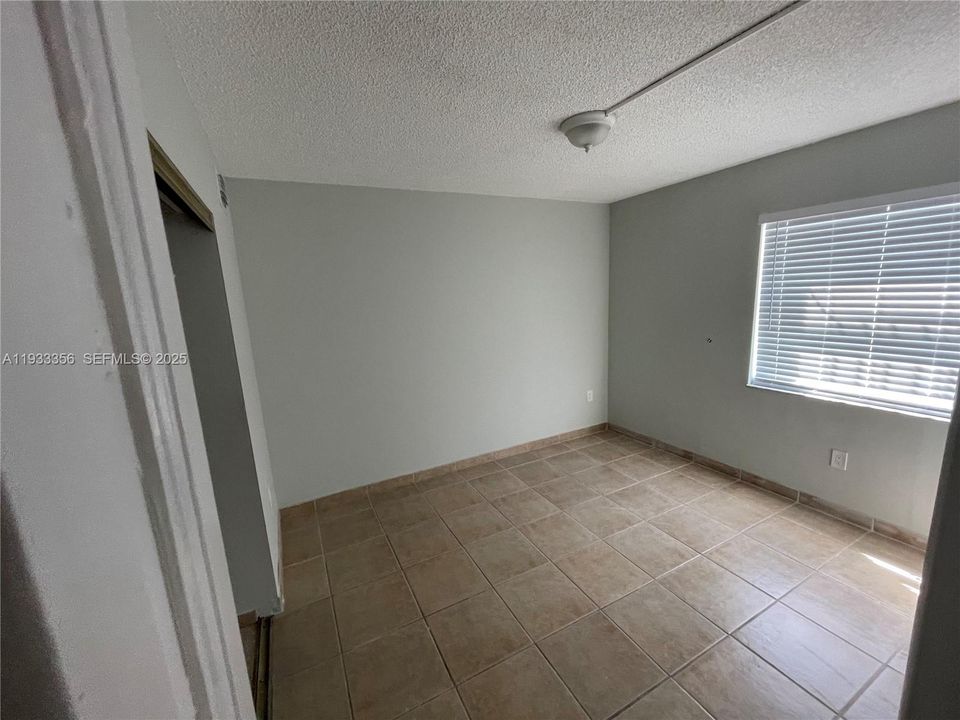 For Rent: $2,800 (3 beds, 2 baths, 1215 Square Feet)