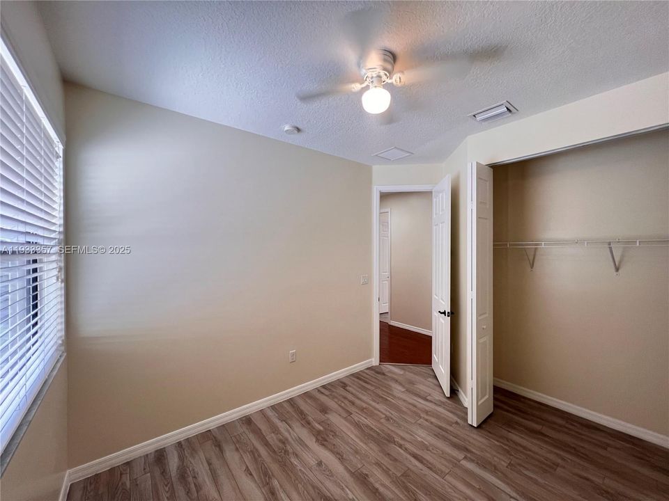 На продажу: $610,000 (3 спален, 2 ванн, 1868 Квадратных фут)