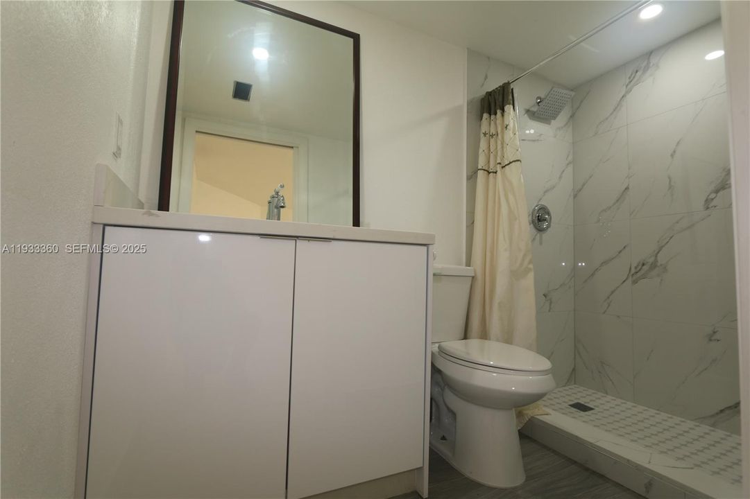 For Rent: $2,550 (2 beds, 2 baths, 1050 Square Feet)