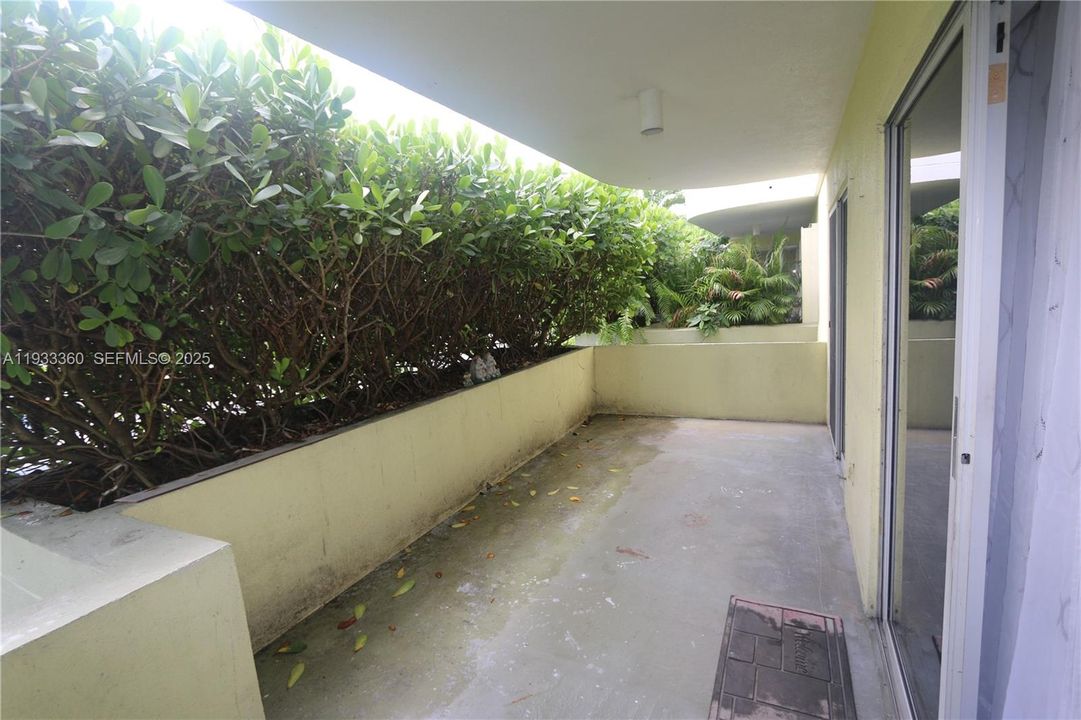 For Rent: $2,550 (2 beds, 2 baths, 1050 Square Feet)