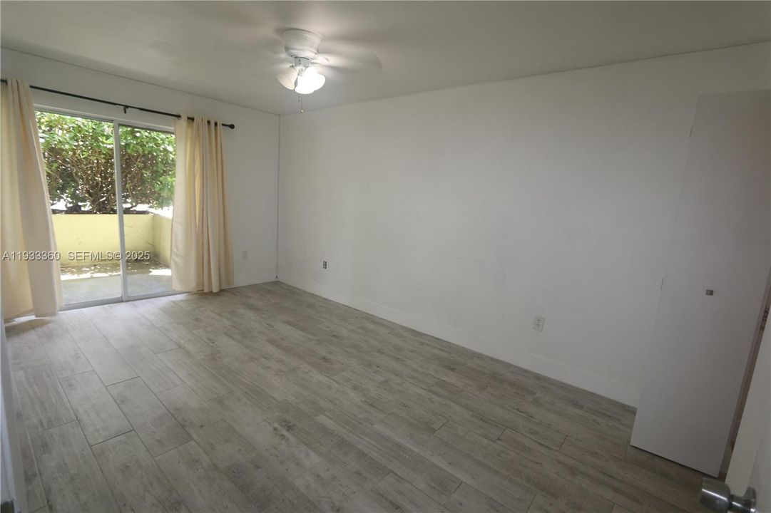 For Rent: $2,550 (2 beds, 2 baths, 1050 Square Feet)