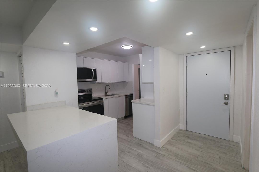 For Rent: $2,550 (2 beds, 2 baths, 1050 Square Feet)