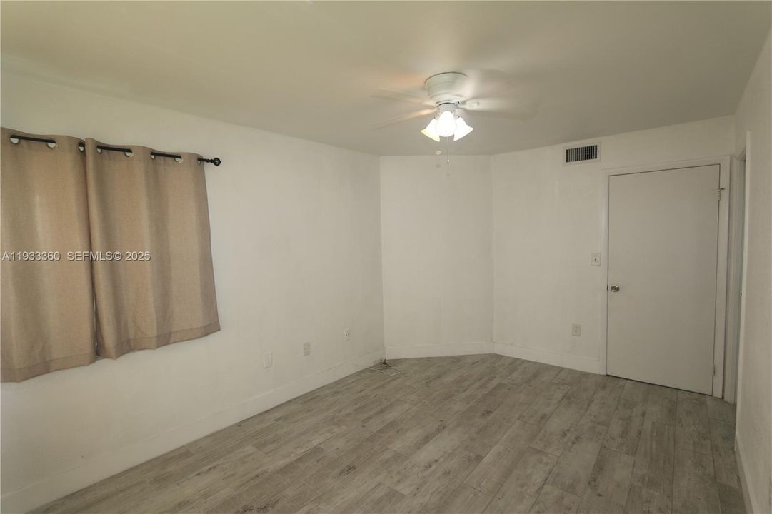For Rent: $2,550 (2 beds, 2 baths, 1050 Square Feet)