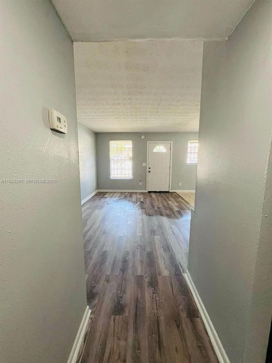 На продажу: $79,900 (2 спален, 1 ванн, 682 Квадратных фут)