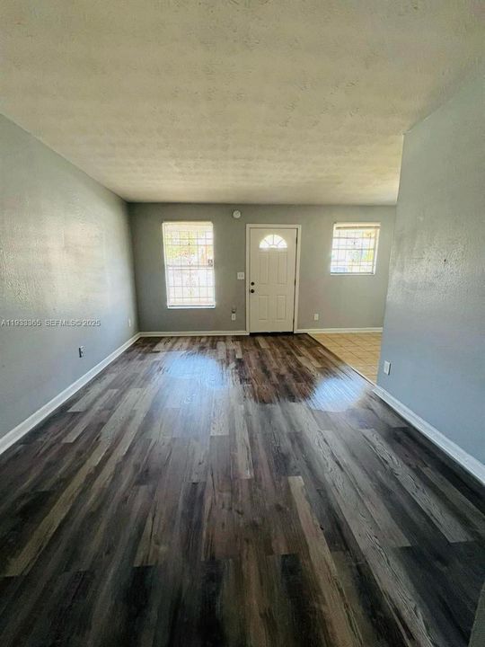 На продажу: $79,900 (2 спален, 1 ванн, 682 Квадратных фут)