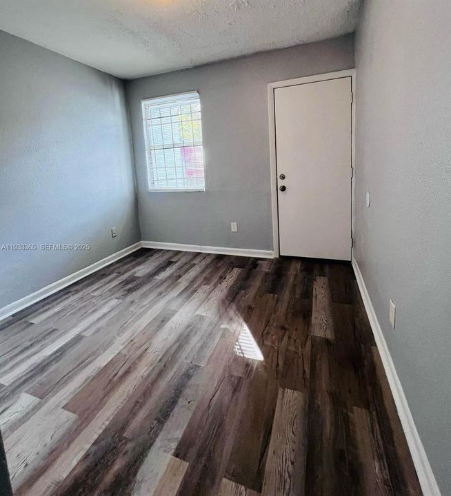 На продажу: $79,900 (2 спален, 1 ванн, 682 Квадратных фут)