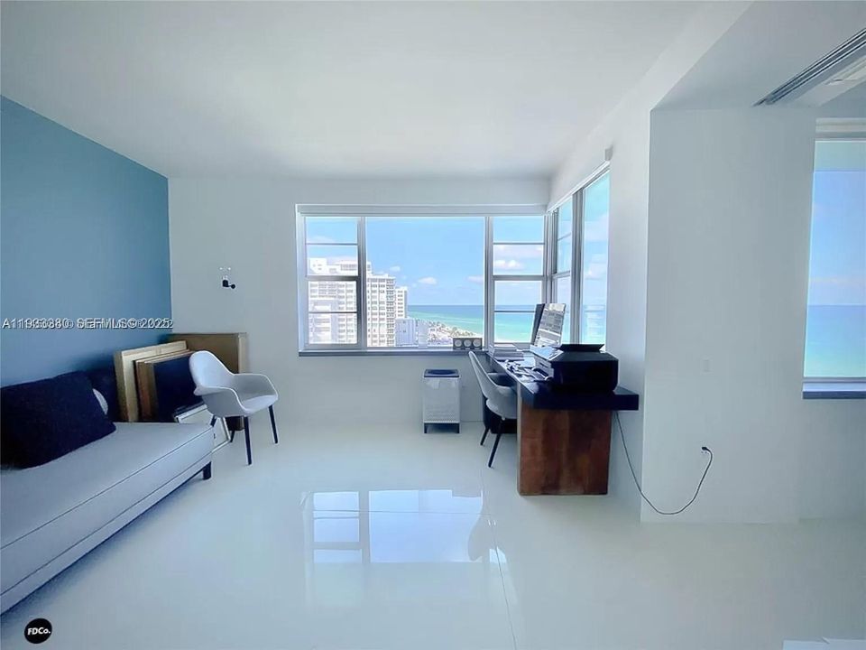 3rd bedroom with Murphy bed.