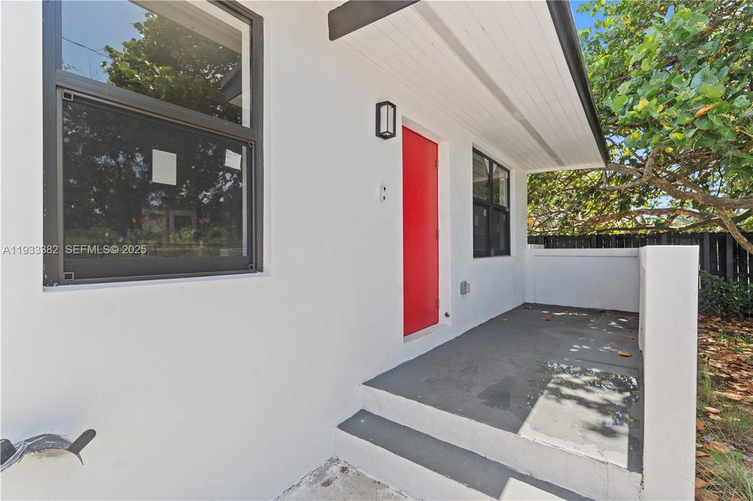 For Rent: $2,800 (2 beds, 2 baths, 1025 Square Feet)