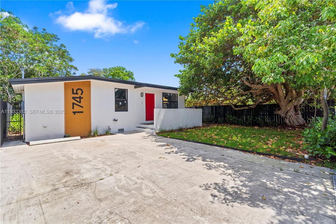 For Rent: $2,800 (2 beds, 2 baths, 1025 Square Feet)