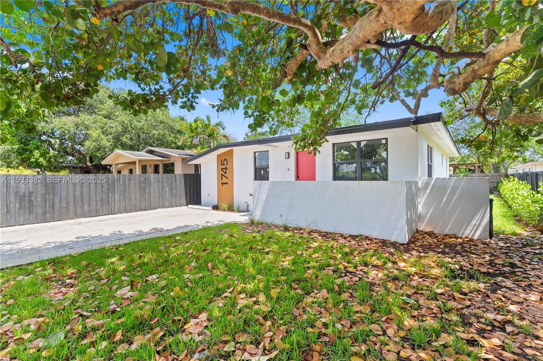 For Rent: $2,800 (2 beds, 2 baths, 1025 Square Feet)