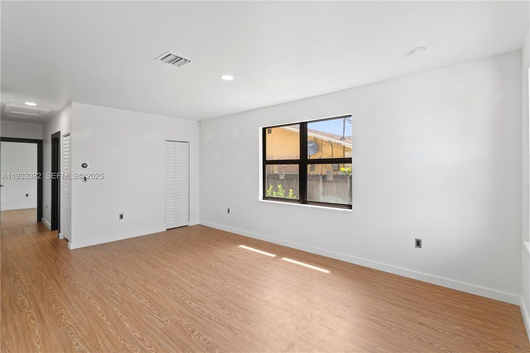 For Rent: $2,800 (2 beds, 2 baths, 1025 Square Feet)