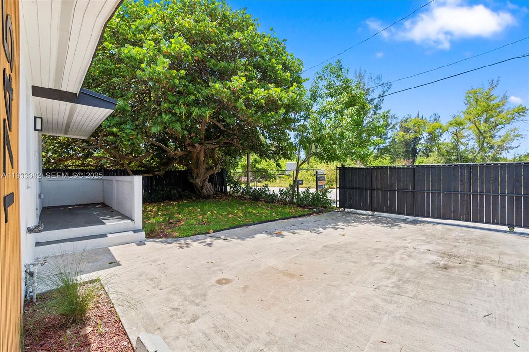 For Rent: $2,800 (2 beds, 2 baths, 1025 Square Feet)