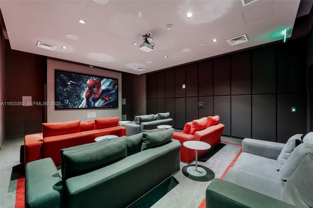 For Sale: $675,000 (2 beds, 2 baths, 921 Square Feet)