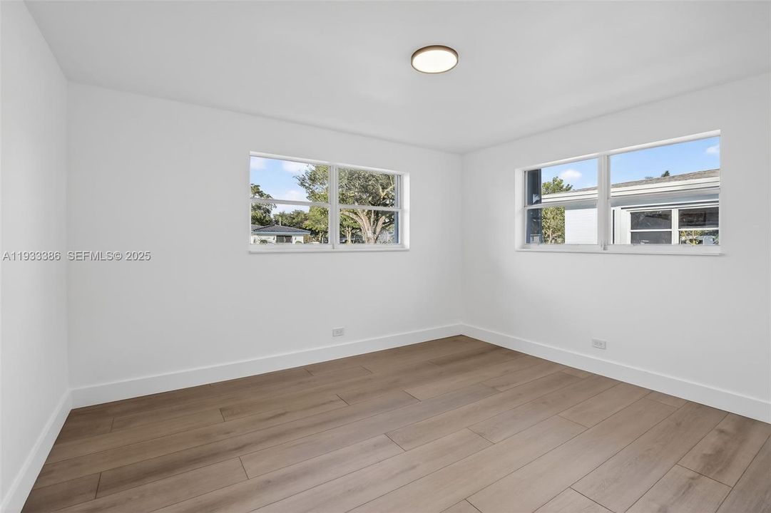 En Venta: $859,000 (4 camas, 2 baños, 2053 Pies cuadrados)