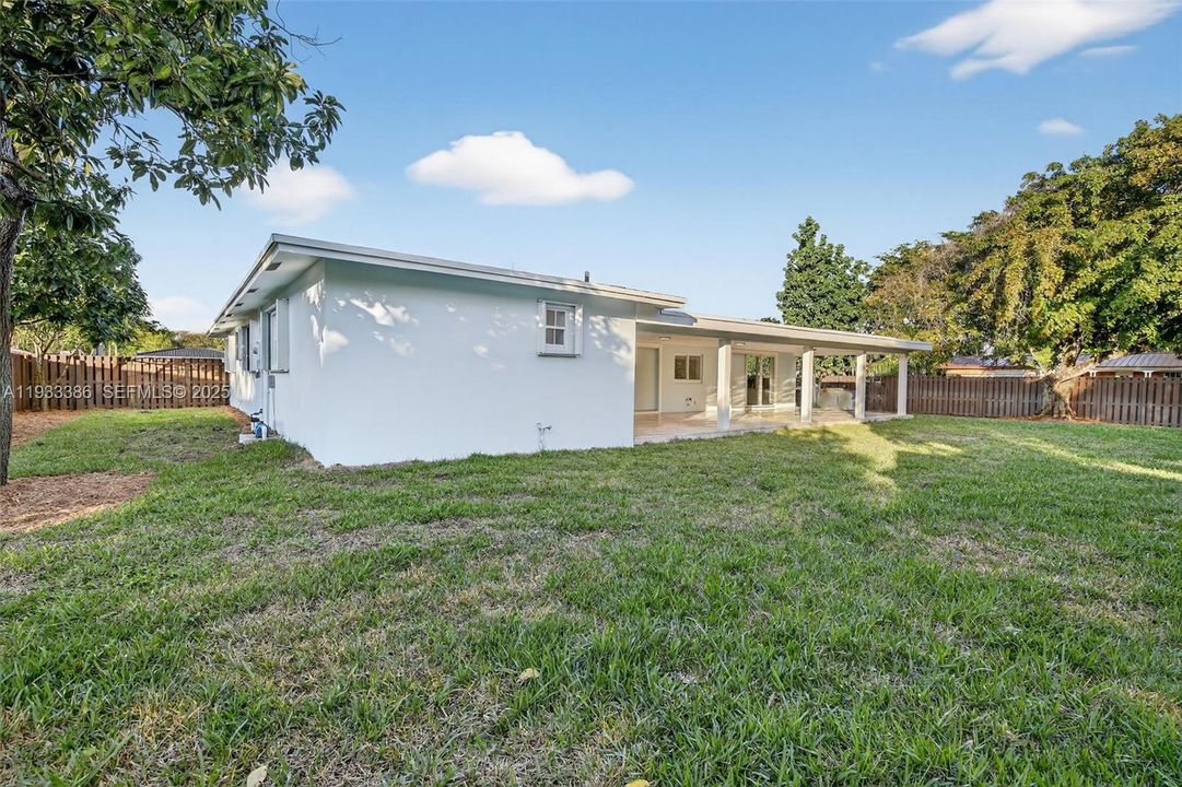 En Venta: $859,000 (4 camas, 2 baños, 2053 Pies cuadrados)