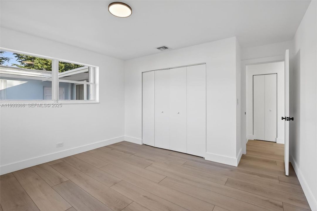 En Venta: $859,000 (4 camas, 2 baños, 2053 Pies cuadrados)