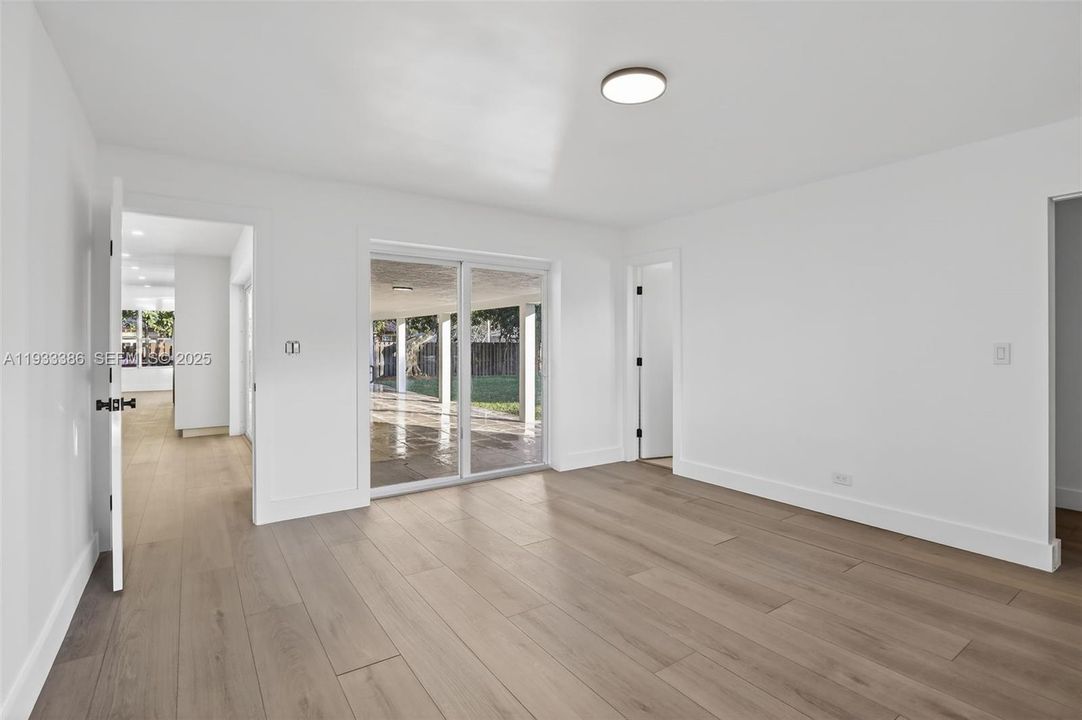 En Venta: $859,000 (4 camas, 2 baños, 2053 Pies cuadrados)