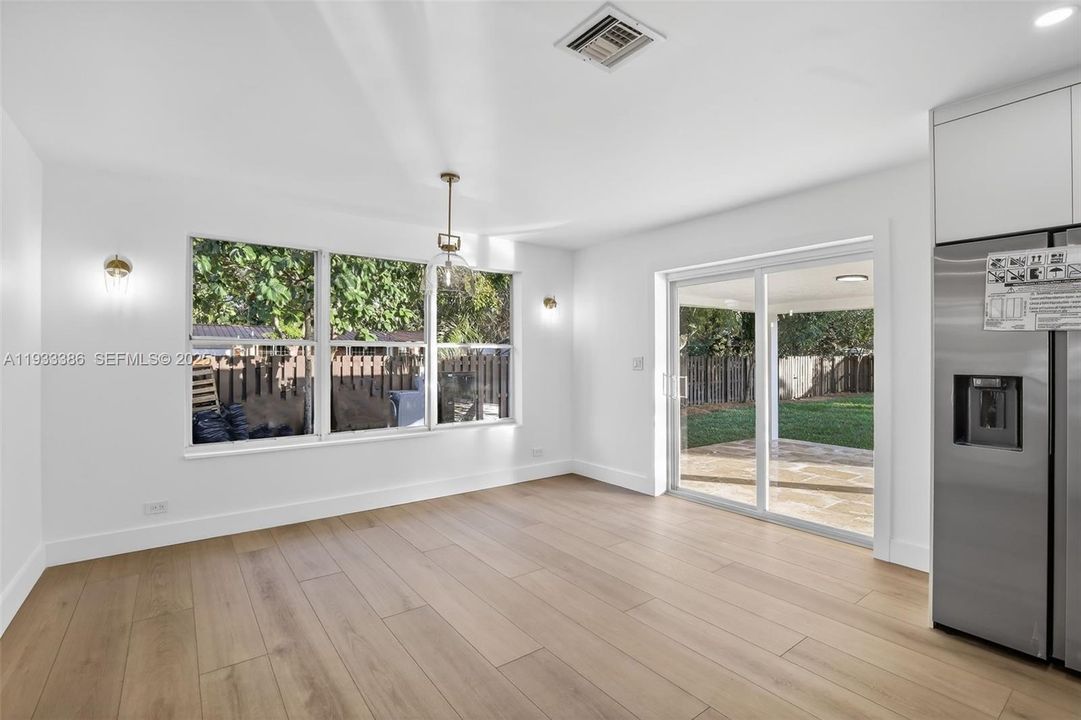 En Venta: $859,000 (4 camas, 2 baños, 2053 Pies cuadrados)