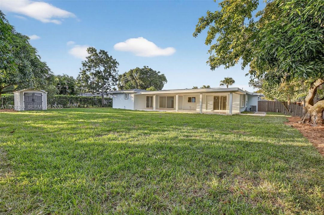 En Venta: $859,000 (4 camas, 2 baños, 2053 Pies cuadrados)