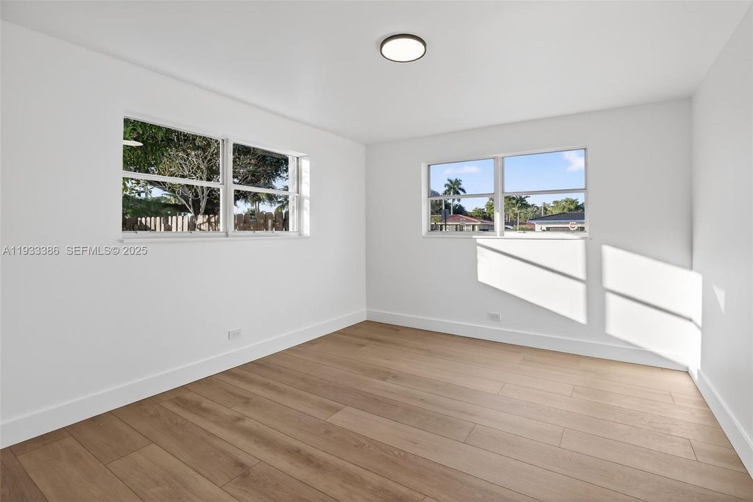 En Venta: $859,000 (4 camas, 2 baños, 2053 Pies cuadrados)