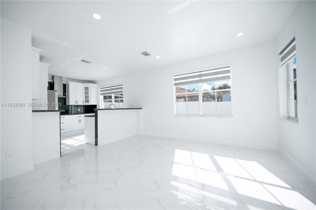 For Sale: $1,050,000 (5 beds, 3 baths, 2372 Square Feet)