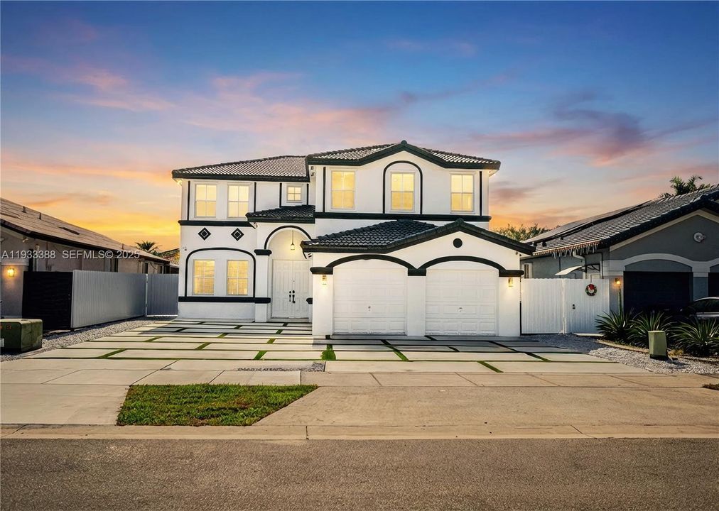 For Sale: $1,050,000 (5 beds, 3 baths, 2372 Square Feet)