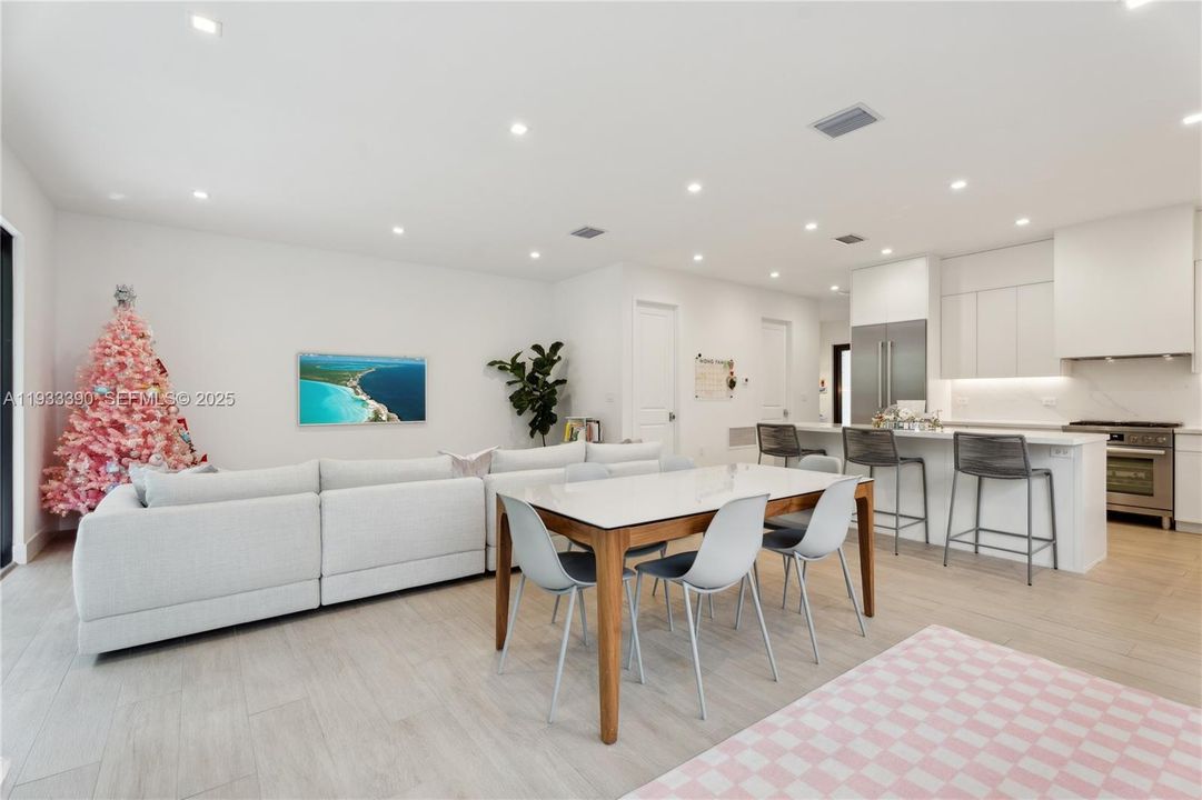 For Sale: $1,750,000 (4 beds, 4 baths, 2622 Square Feet)