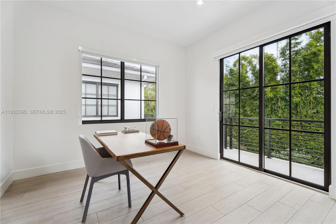 For Sale: $1,750,000 (4 beds, 4 baths, 2622 Square Feet)