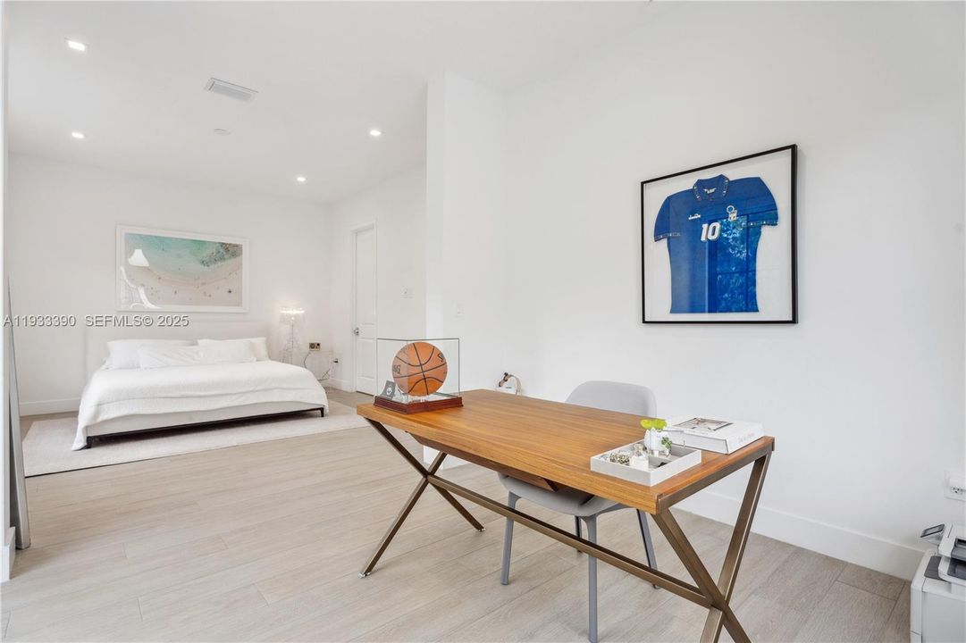 For Sale: $1,750,000 (4 beds, 4 baths, 2622 Square Feet)