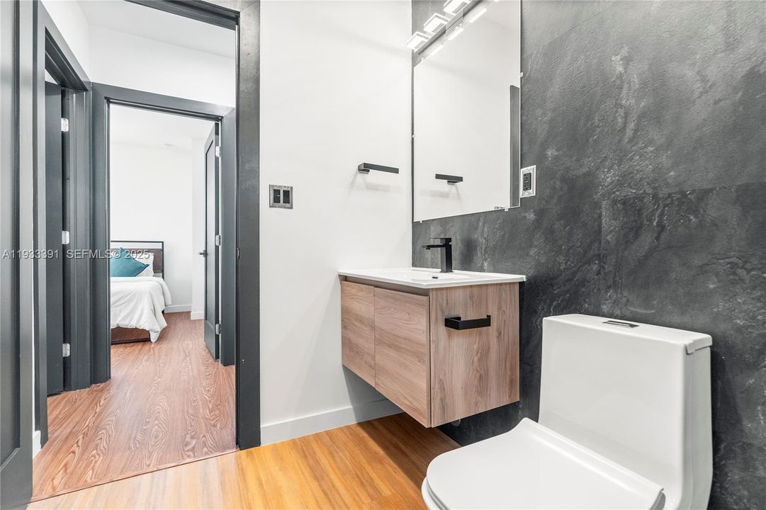 出租: $3,450 (3 贝兹, 2 浴室, 1170 平方英尺)