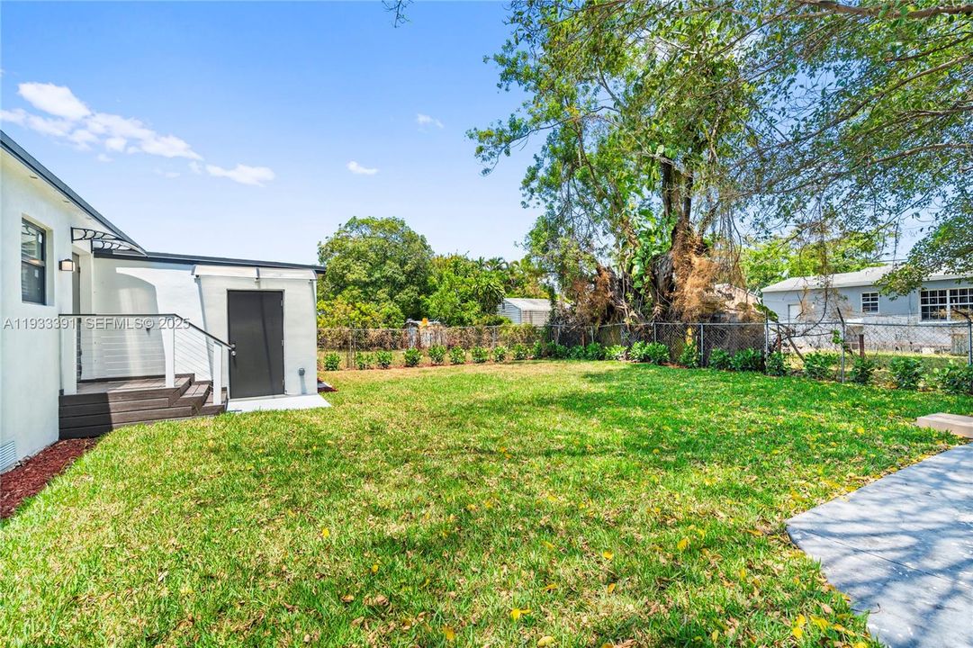 出租: $3,450 (3 贝兹, 2 浴室, 1170 平方英尺)