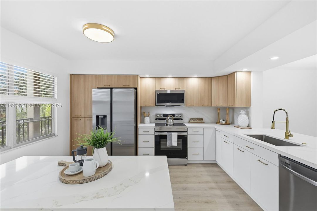 For Sale: $289,000 (2 beds, 2 baths, 1192 Square Feet)