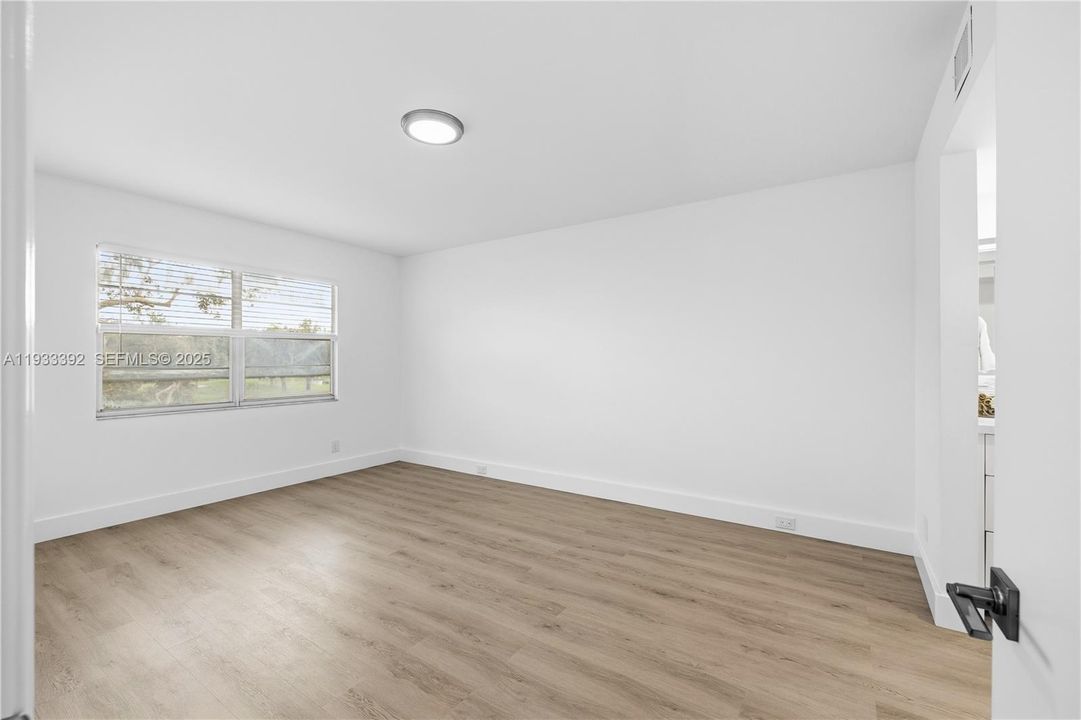 For Sale: $289,000 (2 beds, 2 baths, 1192 Square Feet)