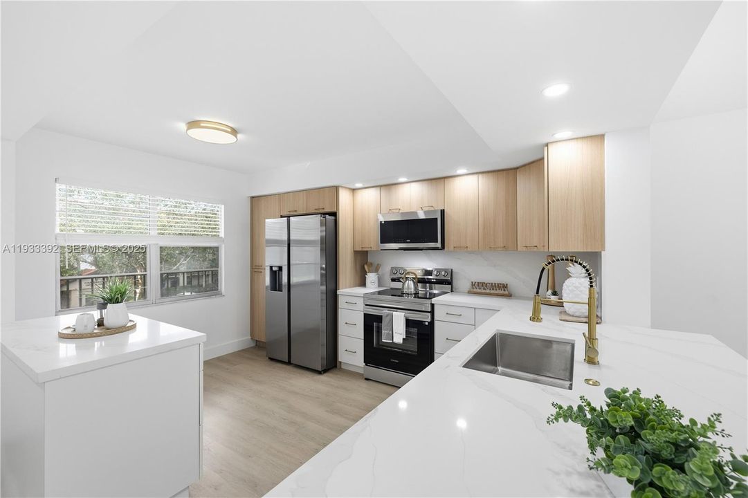 For Sale: $289,000 (2 beds, 2 baths, 1192 Square Feet)