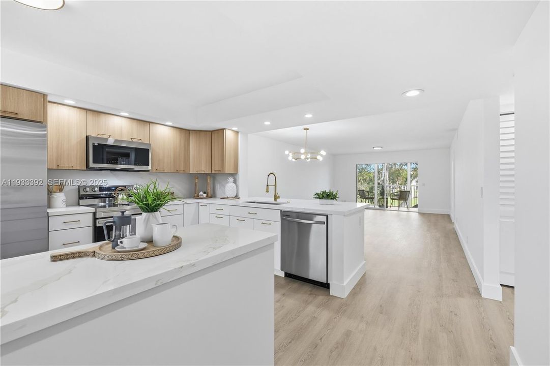 For Sale: $289,000 (2 beds, 2 baths, 1192 Square Feet)