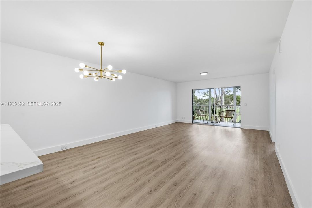 For Sale: $289,000 (2 beds, 2 baths, 1192 Square Feet)