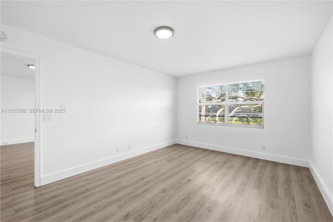 For Sale: $289,000 (2 beds, 2 baths, 1192 Square Feet)