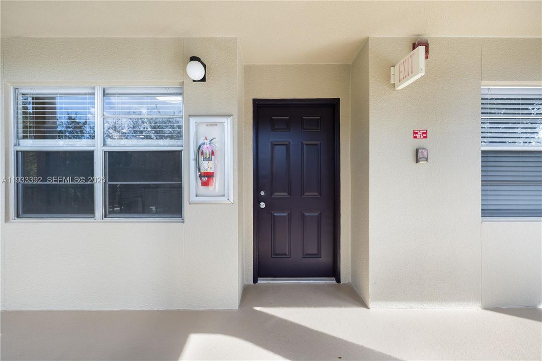 For Sale: $289,000 (2 beds, 2 baths, 1192 Square Feet)