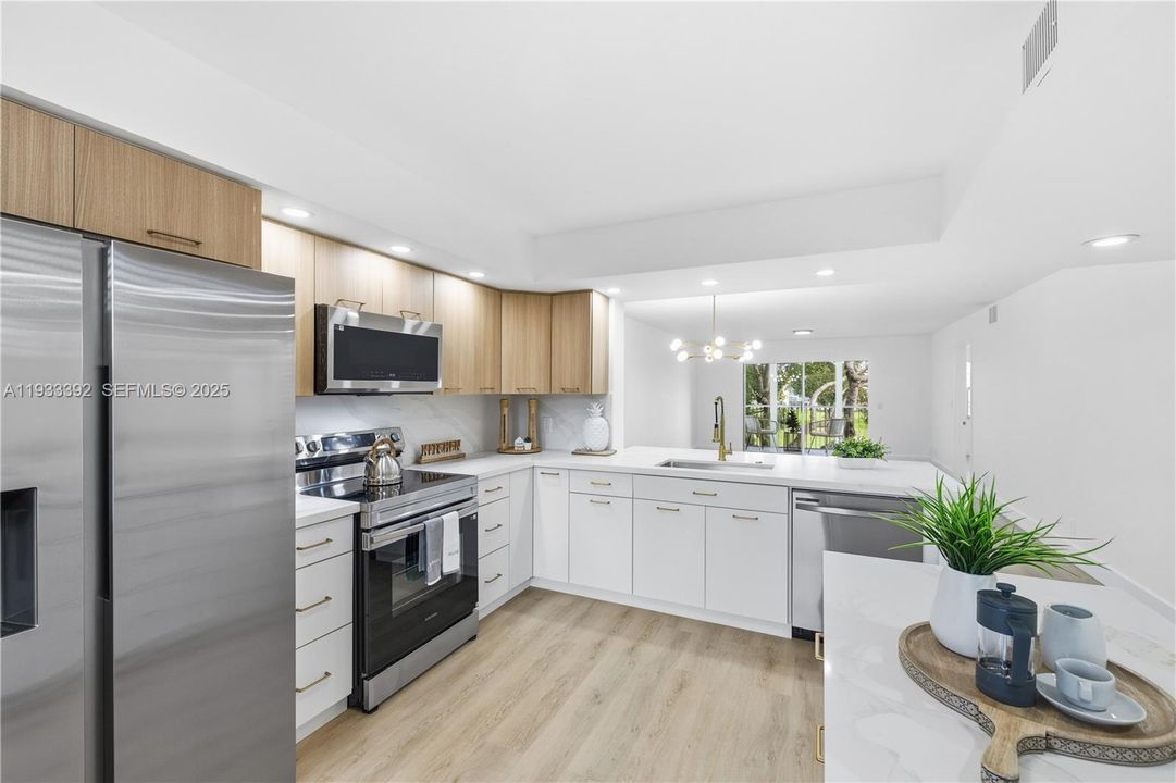 For Sale: $289,000 (2 beds, 2 baths, 1192 Square Feet)