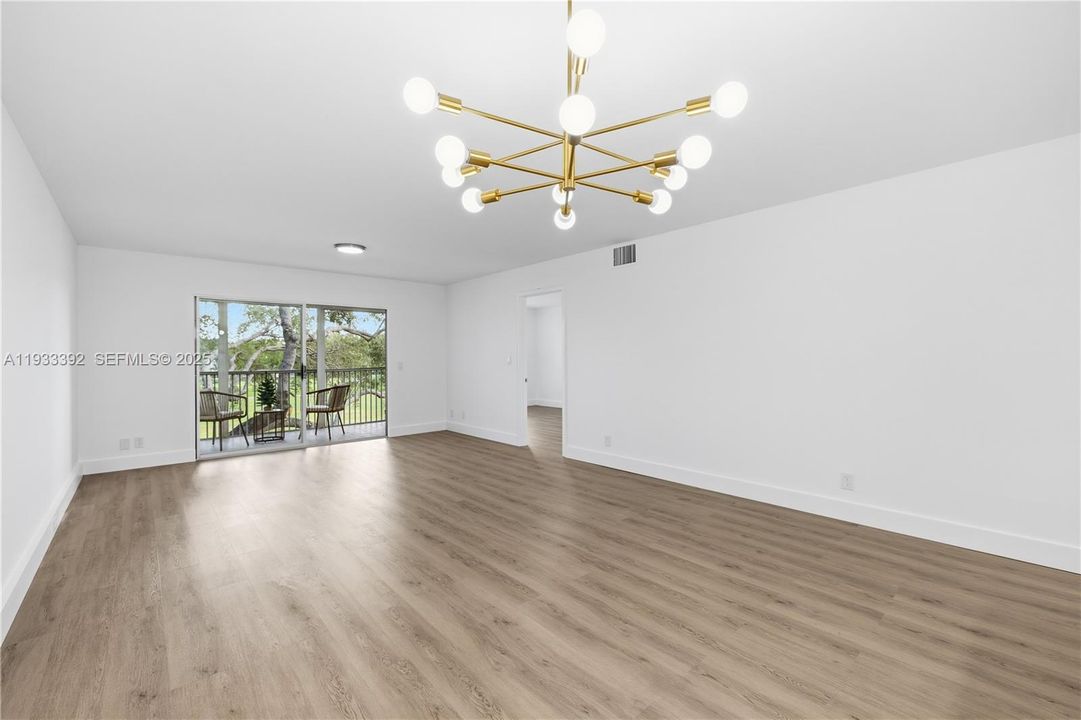 For Sale: $289,000 (2 beds, 2 baths, 1192 Square Feet)